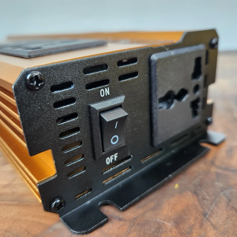 مبدل برق خودرو صنعتی اینتیمکس مدل INT-1103 ظرفیت 3000 وات